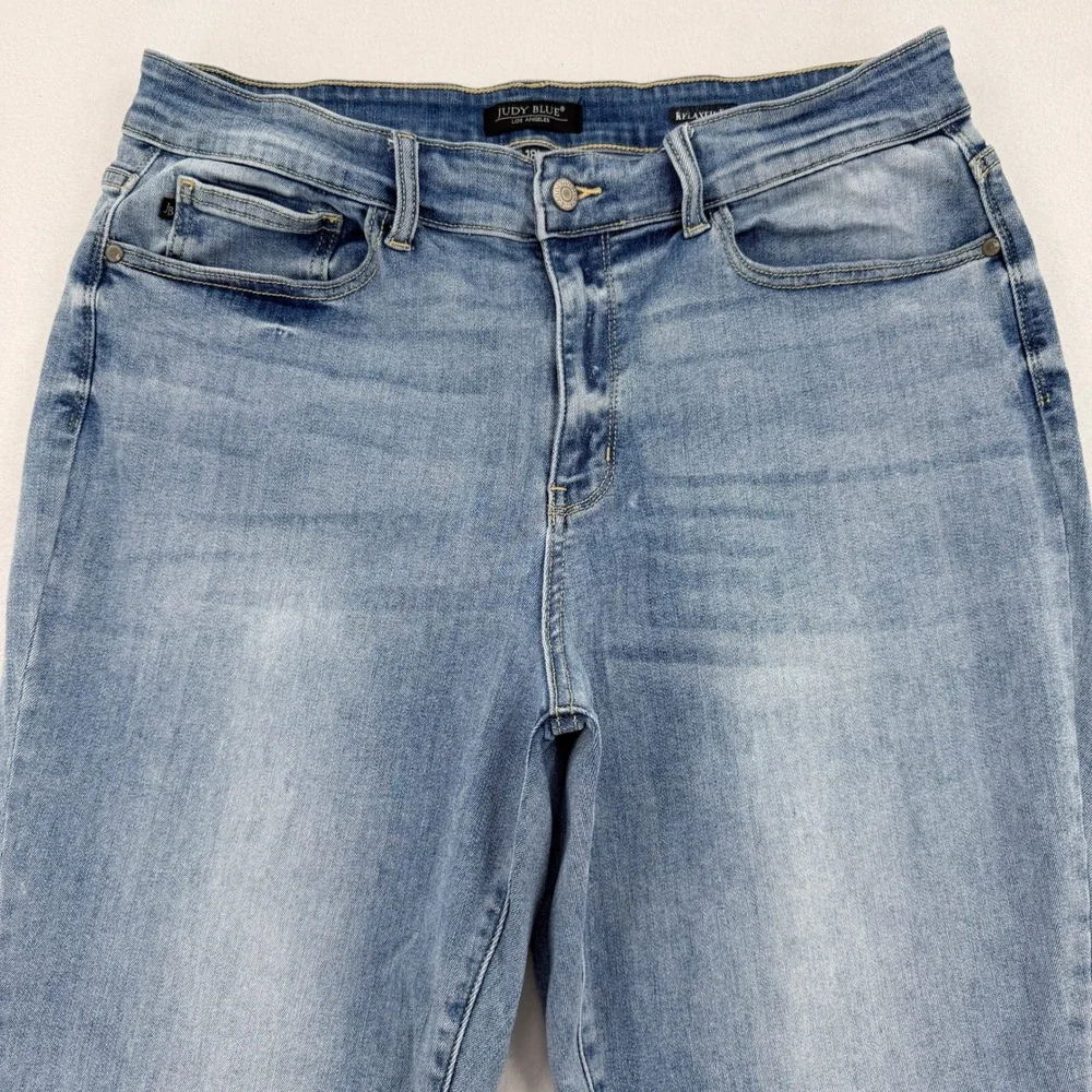 Judy Blue Relaxed Fit Light Wash High Rise Tapered Jean 18W JB82336LT-PL Stretch